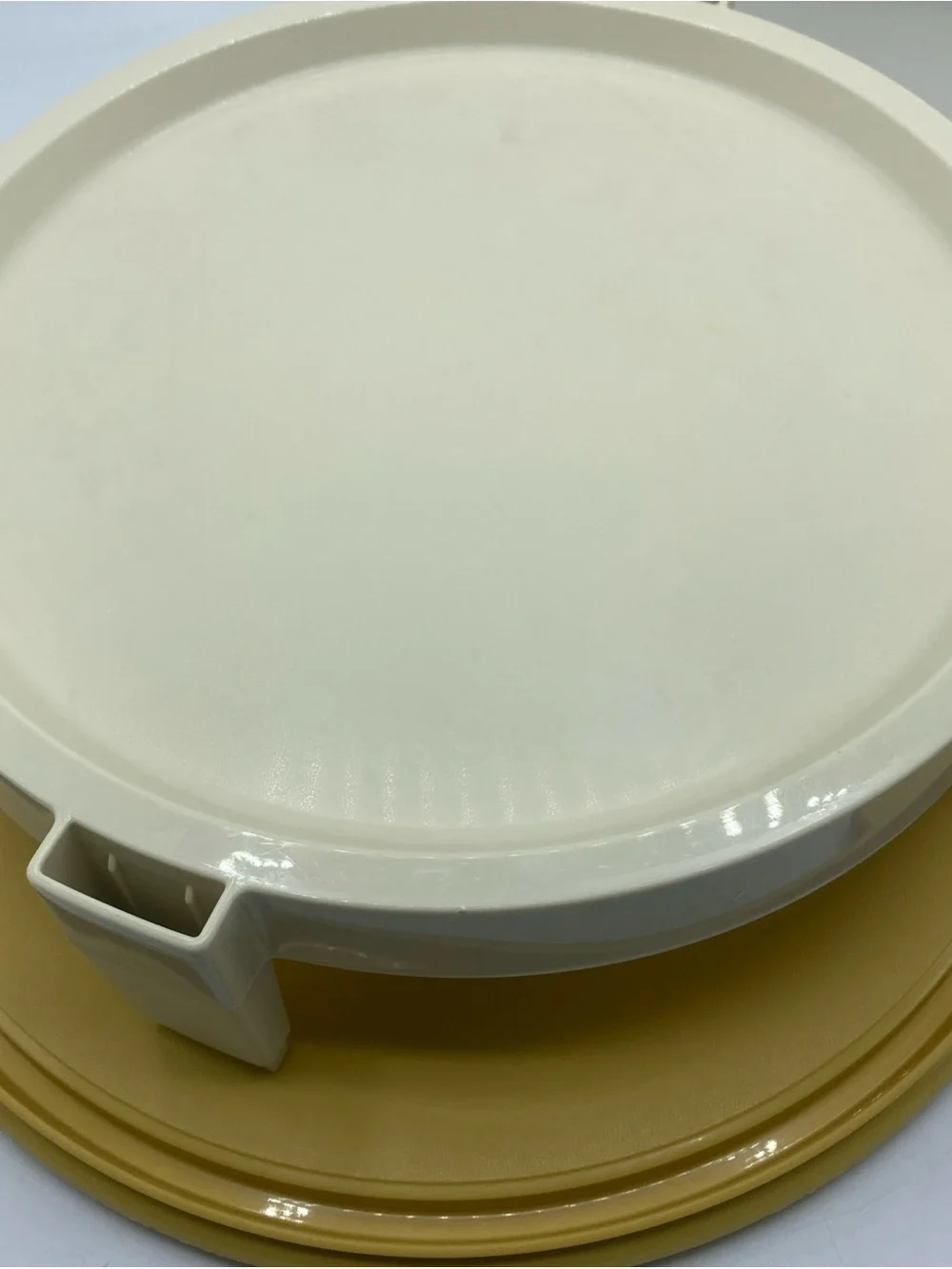 Vintage Tupperware Cake Taker Carrier Large Pie Divider Rack Harvey Yellow